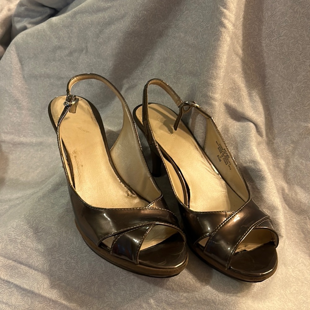 🤎Nine west pumps, 8 1/2 medium; bronze color!🤎